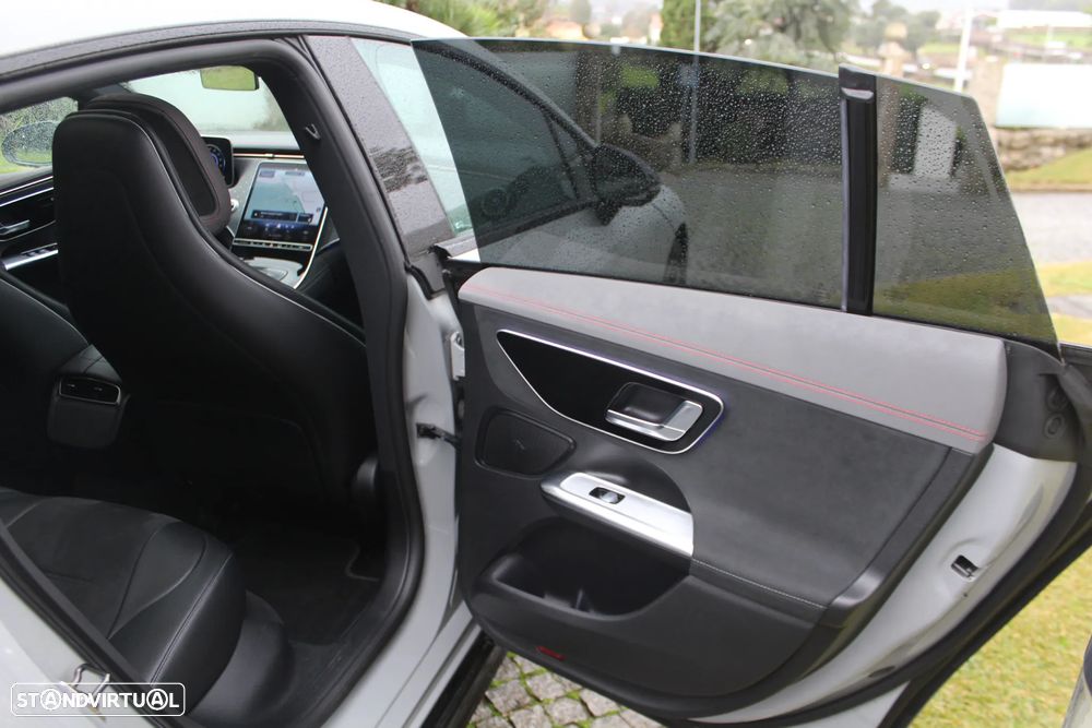 Mercedes-Benz EQE 300 AMG Line - 27