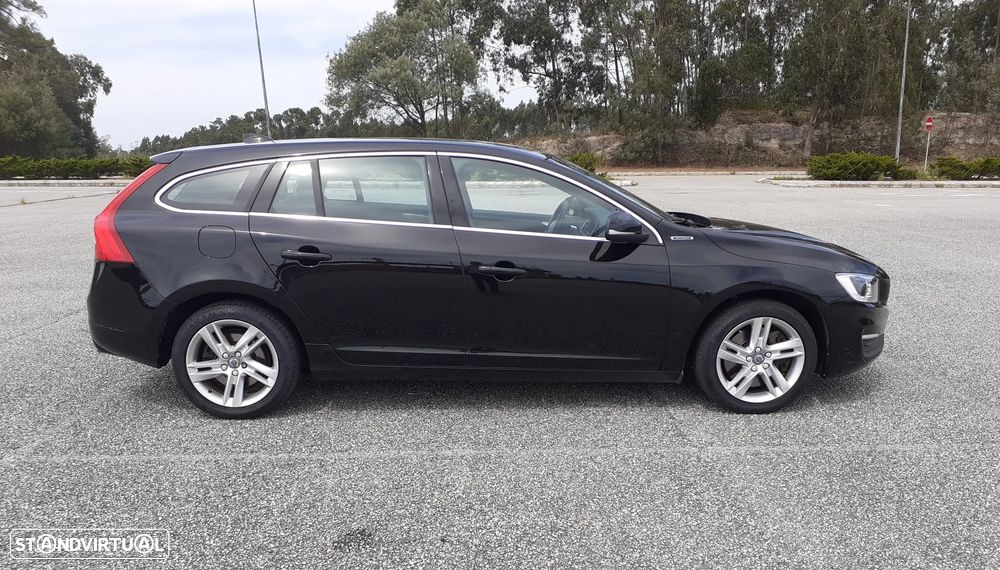 Volvo V60 2.4 D6 Momentum AWD Phev - 2