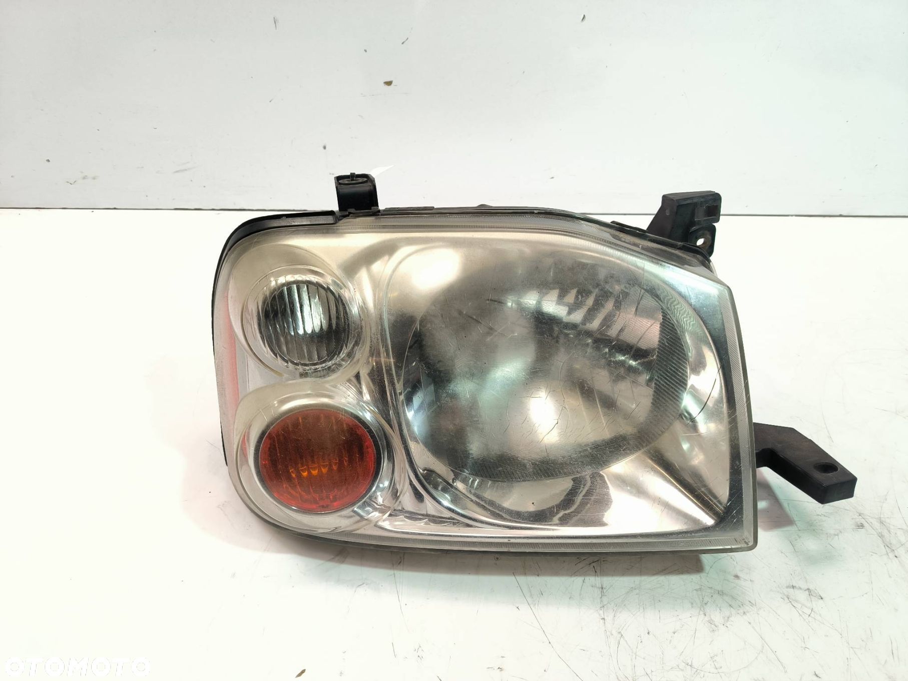 LAMPA PRAWA PRZÓD NISSAN NAVARA D22 PICKUP - 1