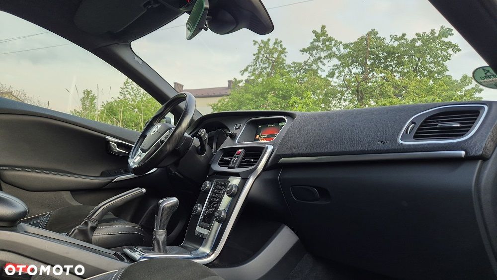 Volvo V40 D2 RDesign - 12