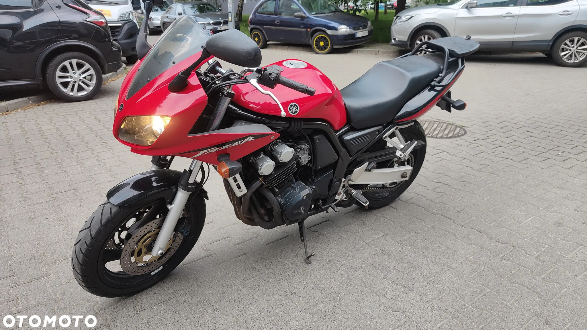 Yamaha FZS - 6