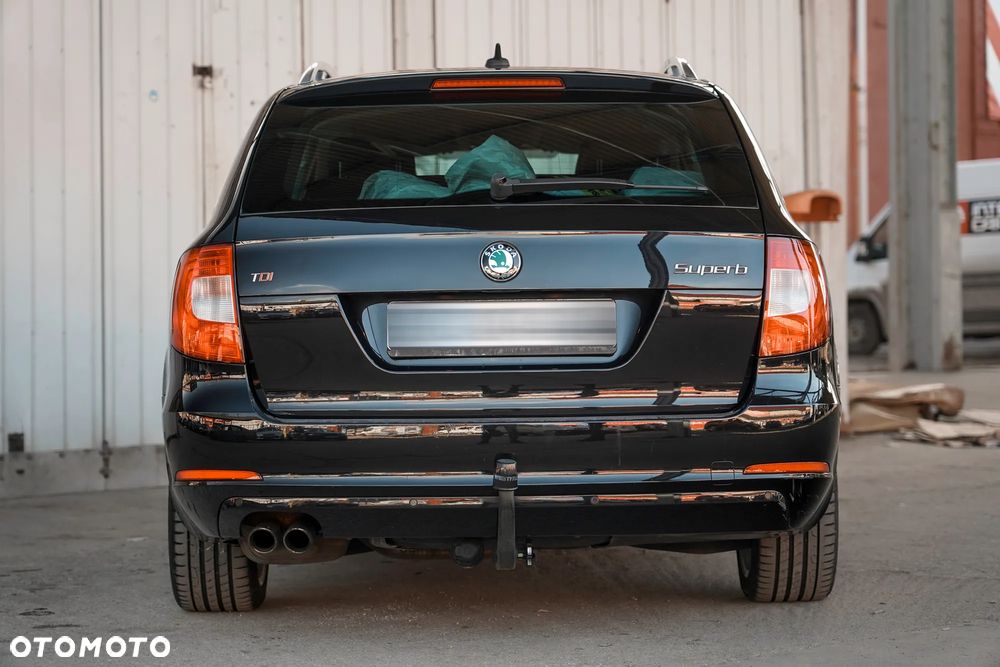 Skoda Superb 2.0 TDI DSG FAMILY - 14