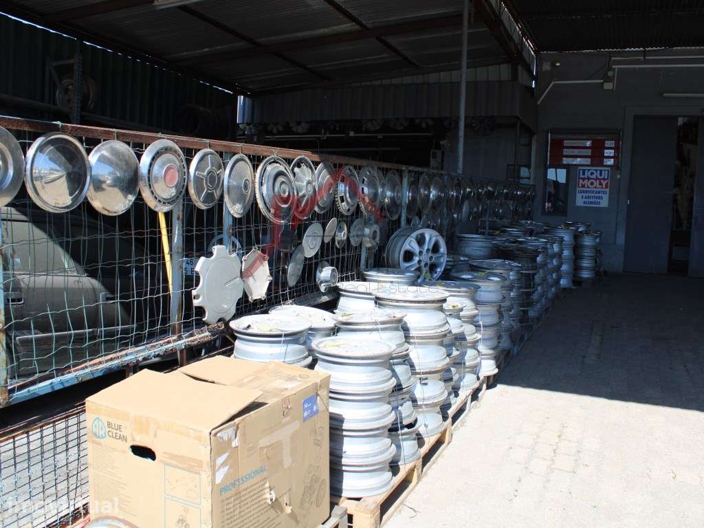 Terreno Urbano com negócio de Peças de Auto e venda de materiais au... - Grande imagem: 4/60