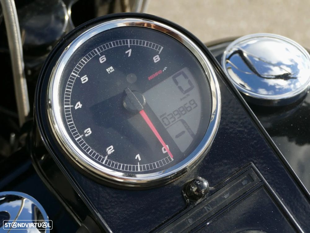 Harley-Davidson FLST - 21
