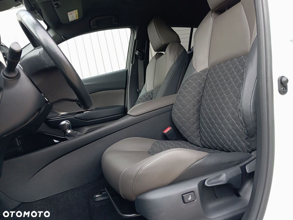 Toyota C-HR 2.0 Hybrid Executive - 22
