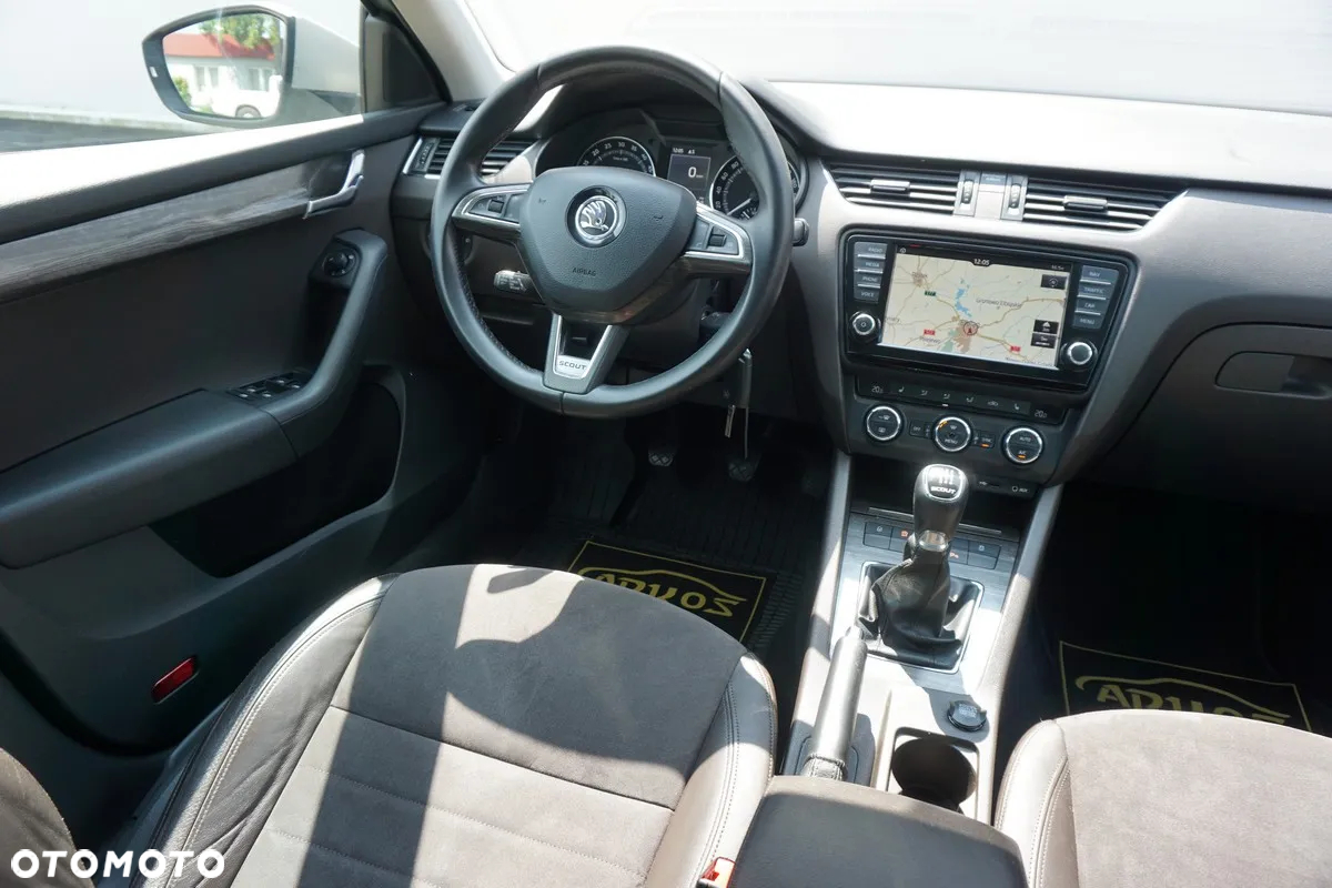 Skoda Octavia Combi 2.0 TDI 4x4 Scout - 26