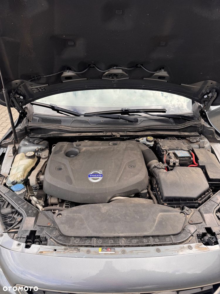 Volvo V40 D4 Drive-E Momentum - 17