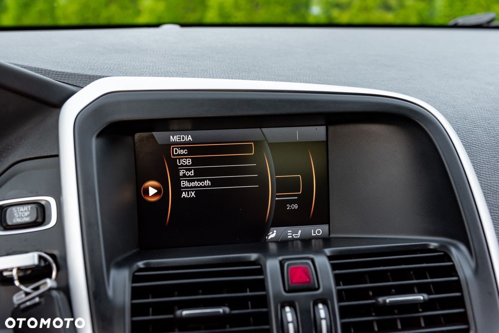 Volvo XC 60 T6 AWD R-Design - 32