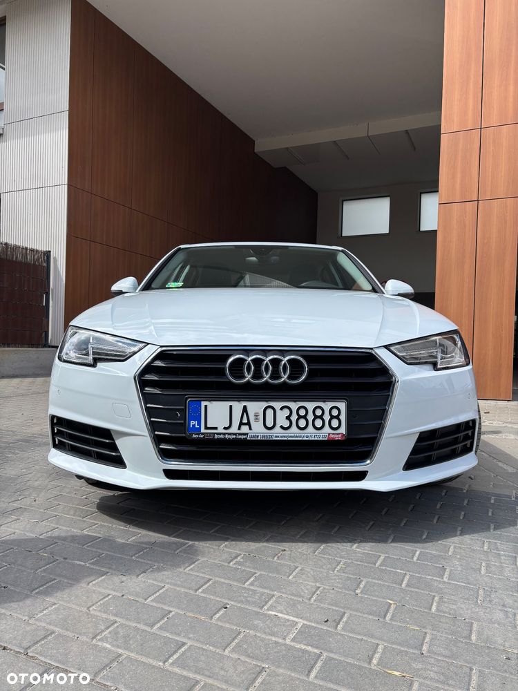 Audi A4 Limousine - 4