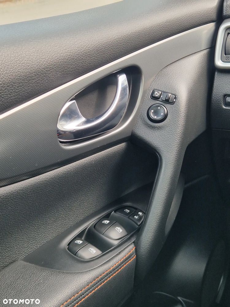 Nissan Qashqai 1.3 DIG-T N-WAY - 34