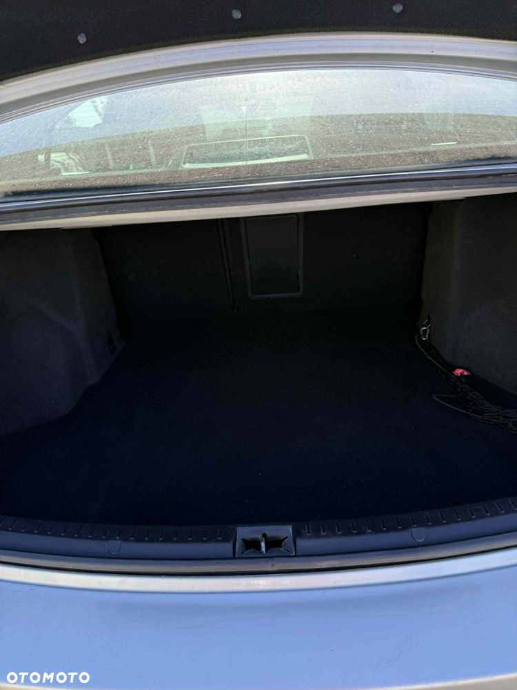 Toyota Avensis 2.0 D-4D Style - 4