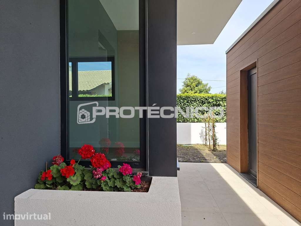 Moradia T3+1 Geminada – Aradas - PRONTA A HABITAR! - Grande imagem: 4/19