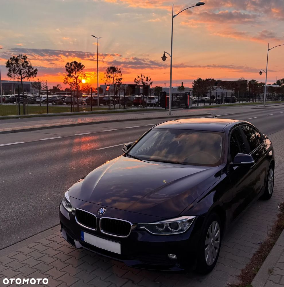 BMW Seria 3 318d - 2