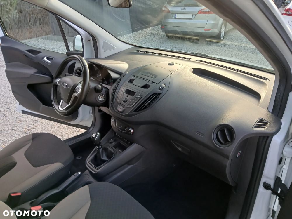 Ford Tourneo Courier 1.5 TDCi Trend - 22