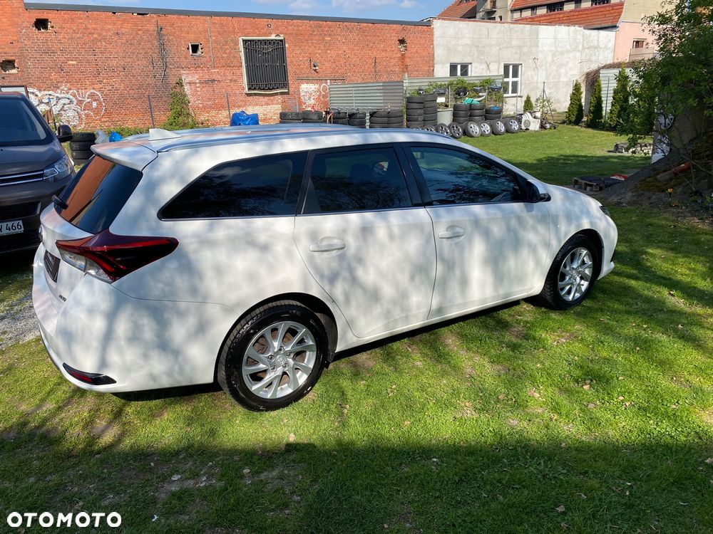 Toyota Auris 1.6 Valvematic Executive - 19