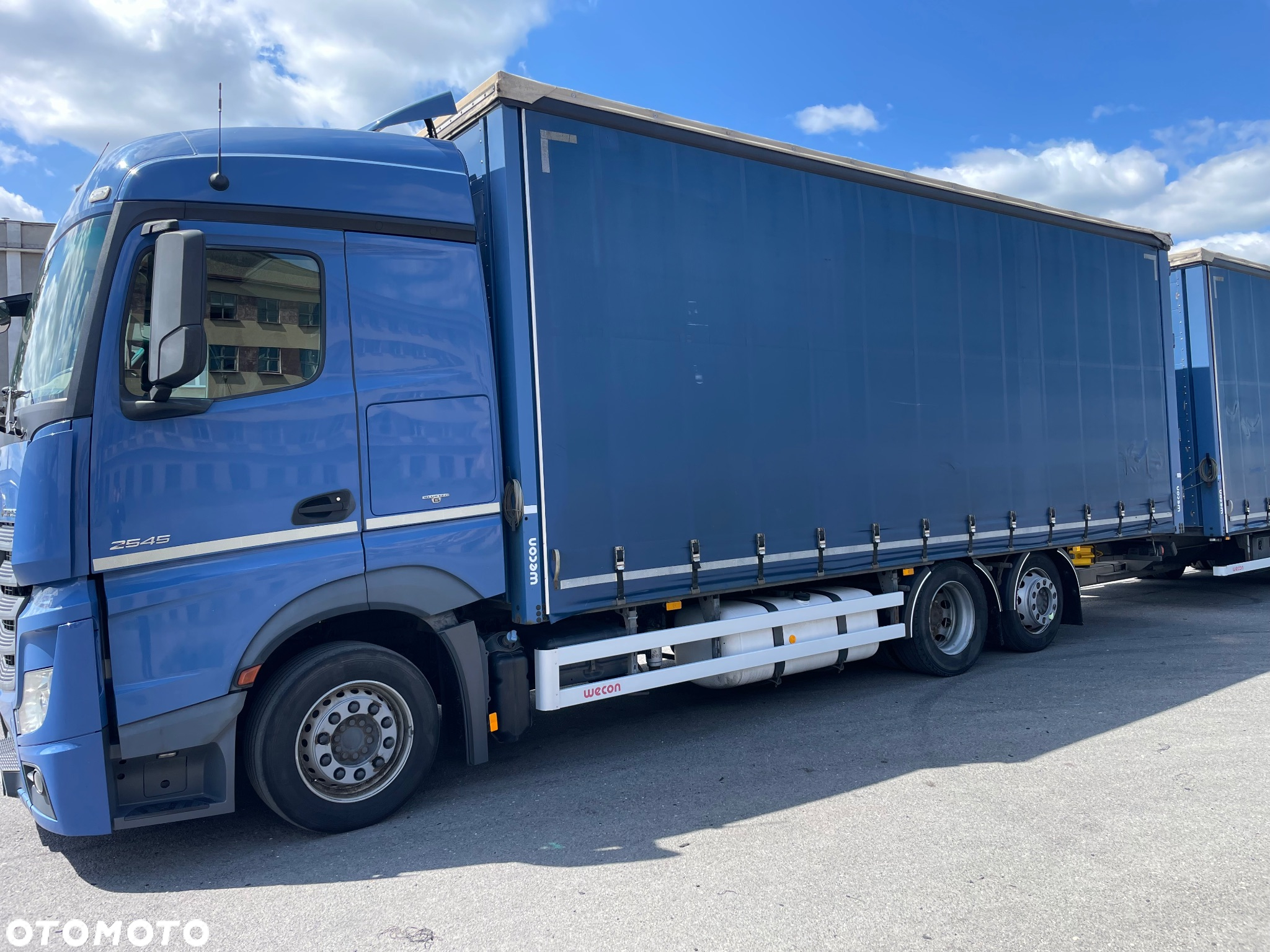 Mercedes-Benz Actros - 3
