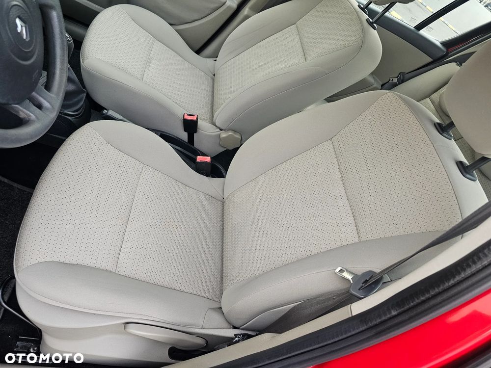 Renault Clio - 17