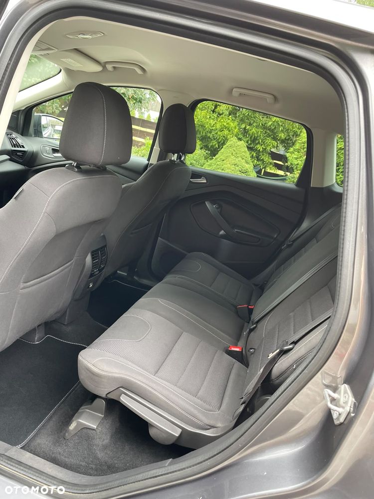 Ford Kuga 2.0 TDCi 2x4 Titanium - 17