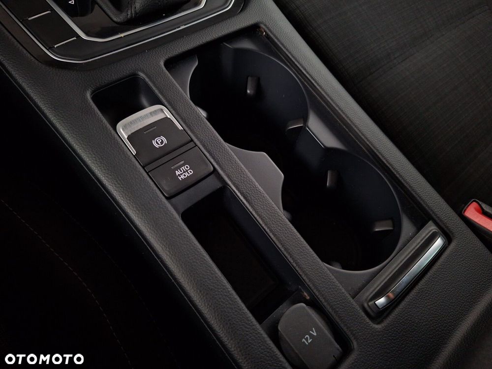 Volkswagen Passat - 39