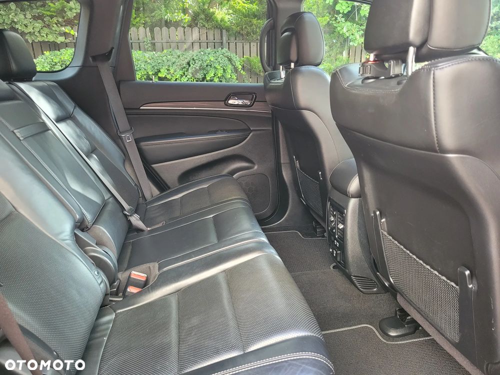 Jeep Grand Cherokee - 26