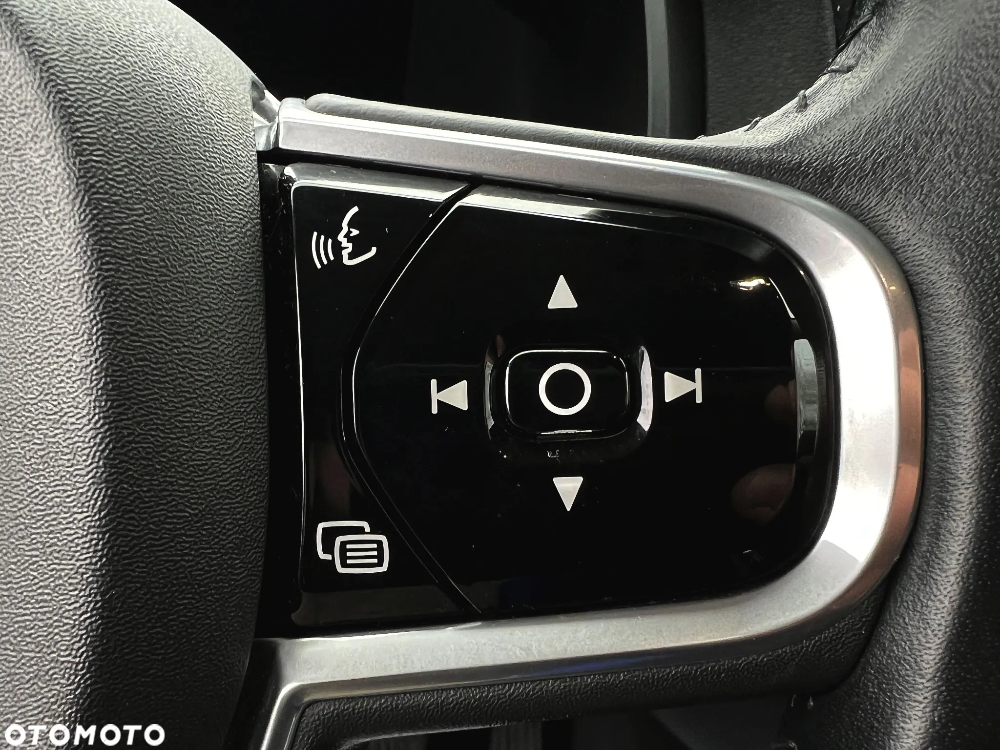 Volvo V90 D4 Momentum Pro - 24