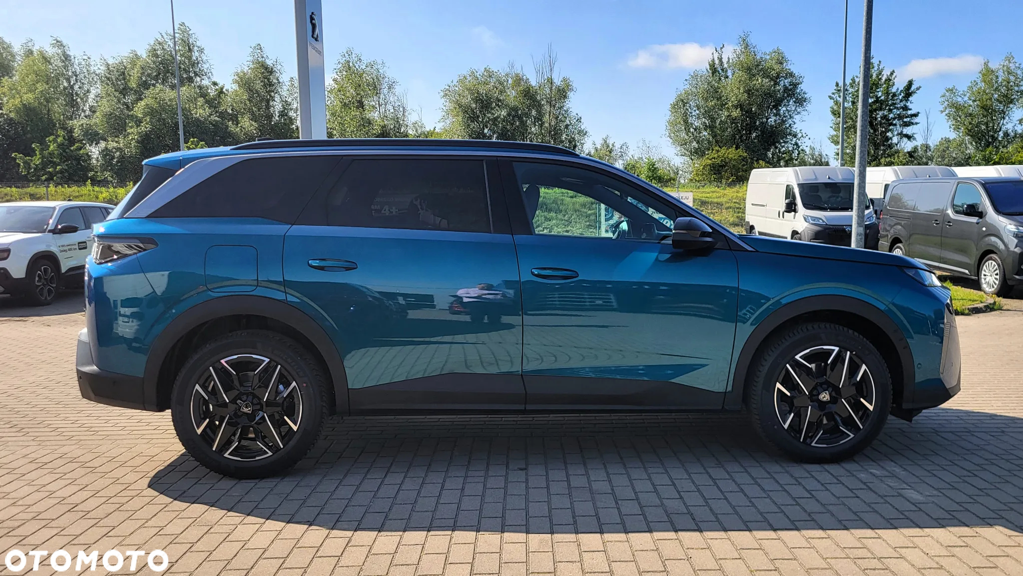 Peugeot 5008 1.2 PureTech mHEV Allure Pack S&S e-DCS6 - 4