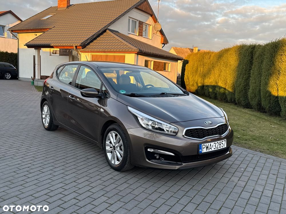 Kia Ceed - 31