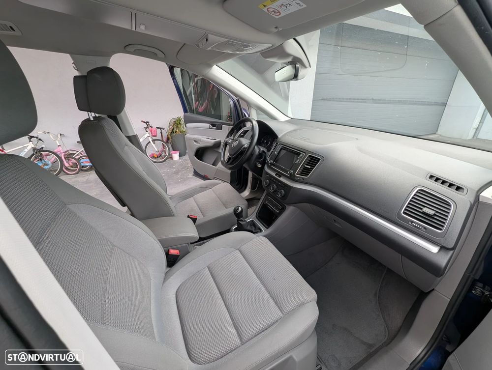 VW Sharan 2.0 TDI Confortline - 19