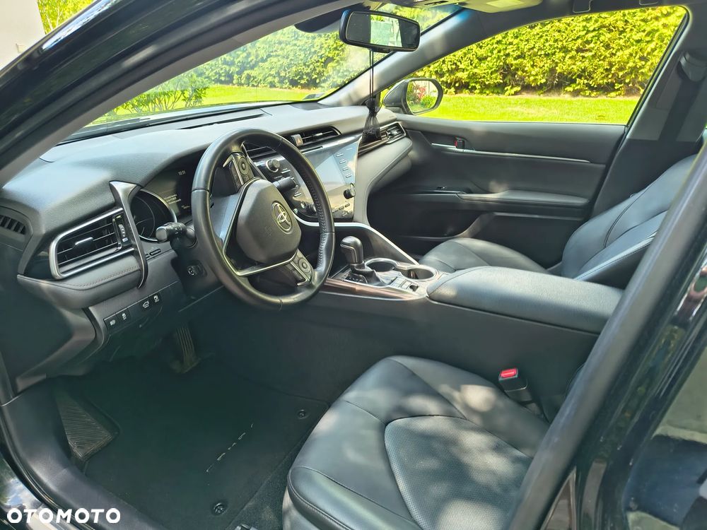 Toyota Camry 2.5 Hybrid Executive CVT - 3