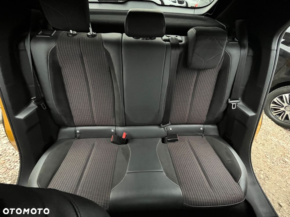 DS Automobiles DS 3 Crossback 1.2 PureTech Performance Line + - 28