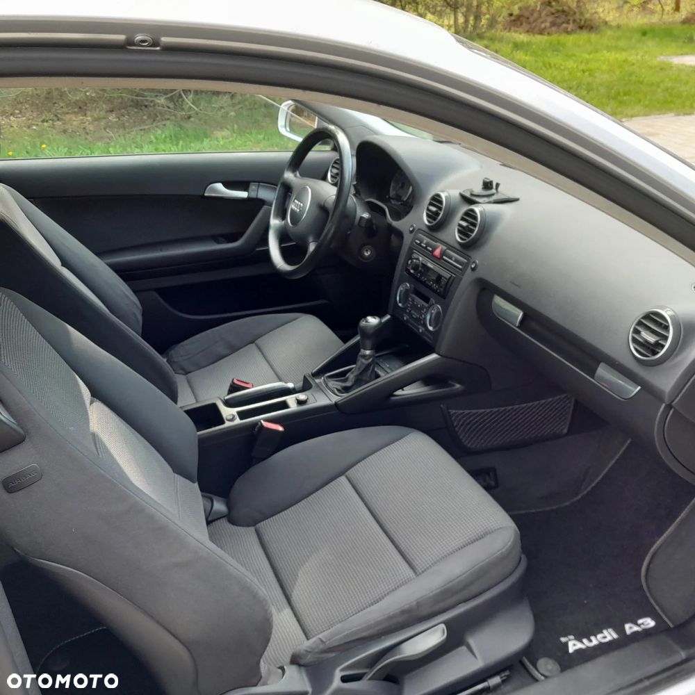 Audi A3 3-drzwiowe 1.6 Ambiente - 8