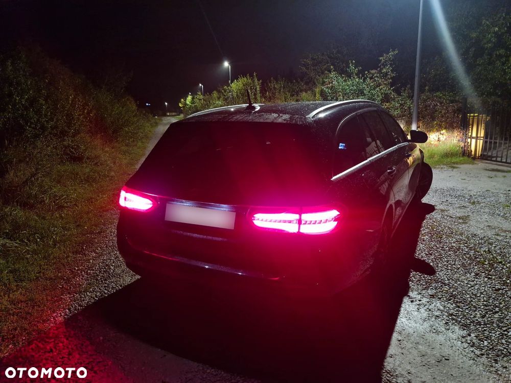 Mercedes-Benz Klasa E 200 d 9G-TRONIC - 19