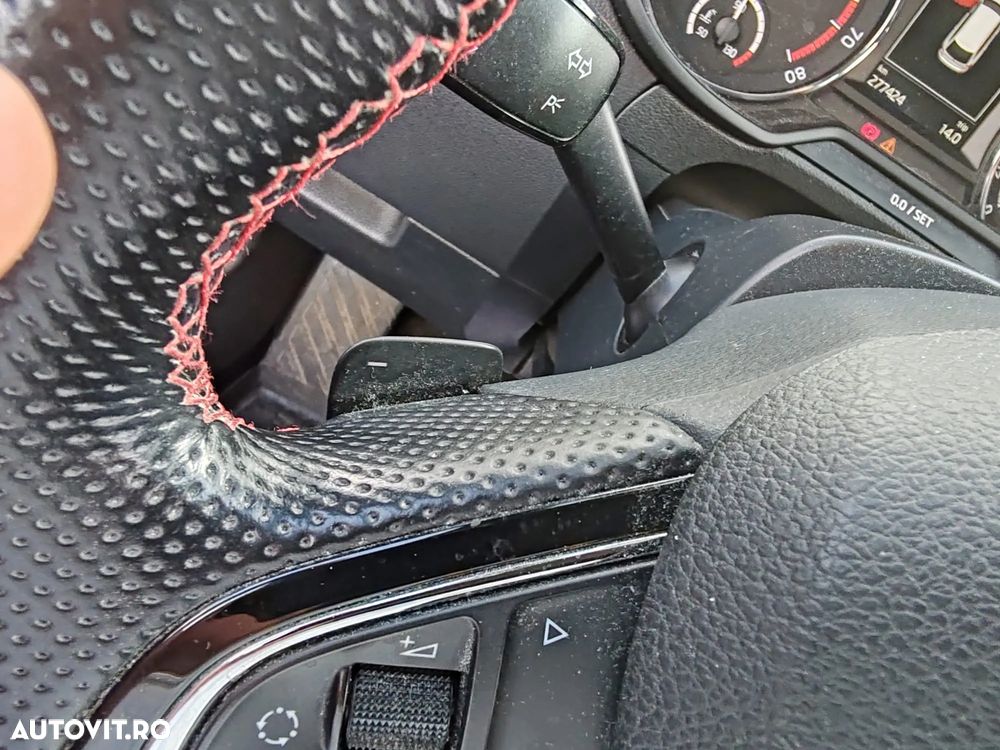 Skoda Octavia 2.0 TSI DSG RS - 18
