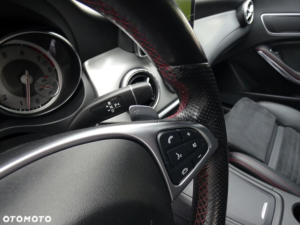 Mercedes-Benz CLA 200 7G-DCT AMG Line - 16
