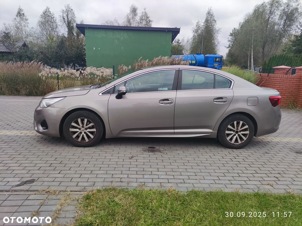 Toyota Avensis 1.6 Active - 5
