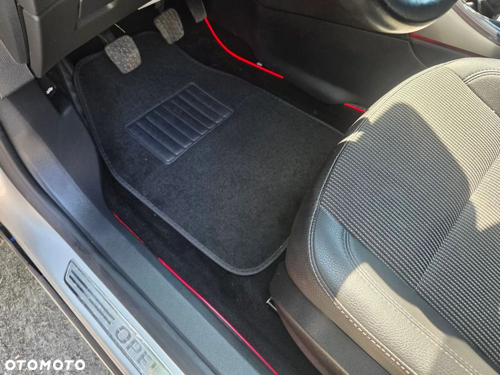 Opel Astra 1.4 Turbo Style - 23