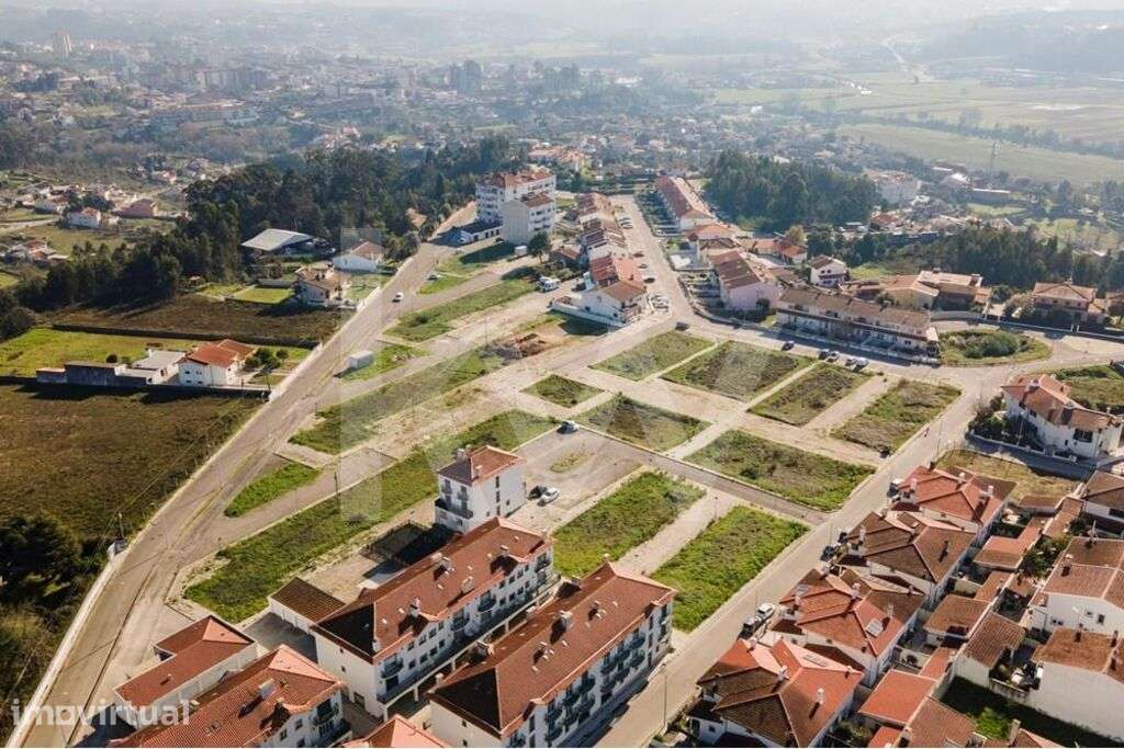LOTEAMENTO EM ÁGUEDA PARA HABITAÇÃO E SERVIÇOS - Grande imagem: 2/27