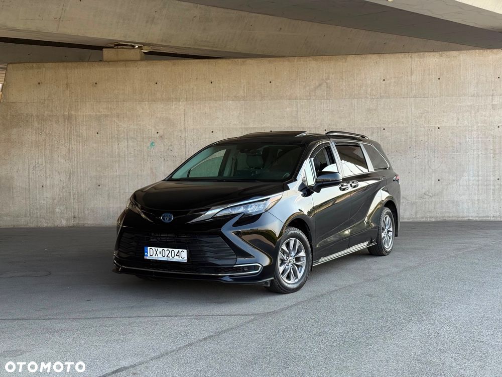 Toyota Sienna - 1