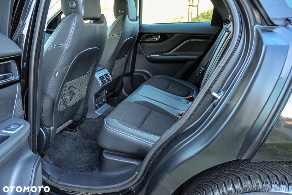 Jaguar F-Pace 2.0 i4D AWD R-Sport - 8