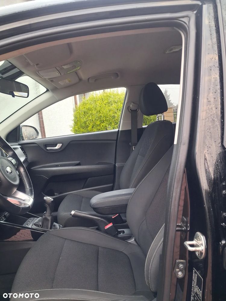 Kia Rio - 7