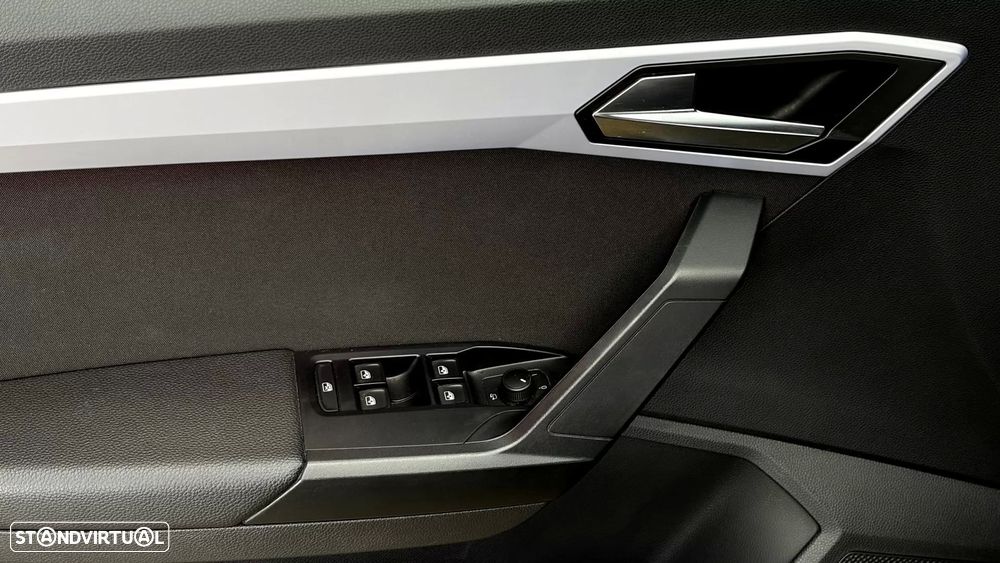 SEAT Arona 1.0 TSI FR - 28