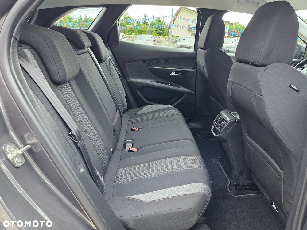 Peugeot 3008 1.2 PureTech Road Trip S&S EAT8 - 22