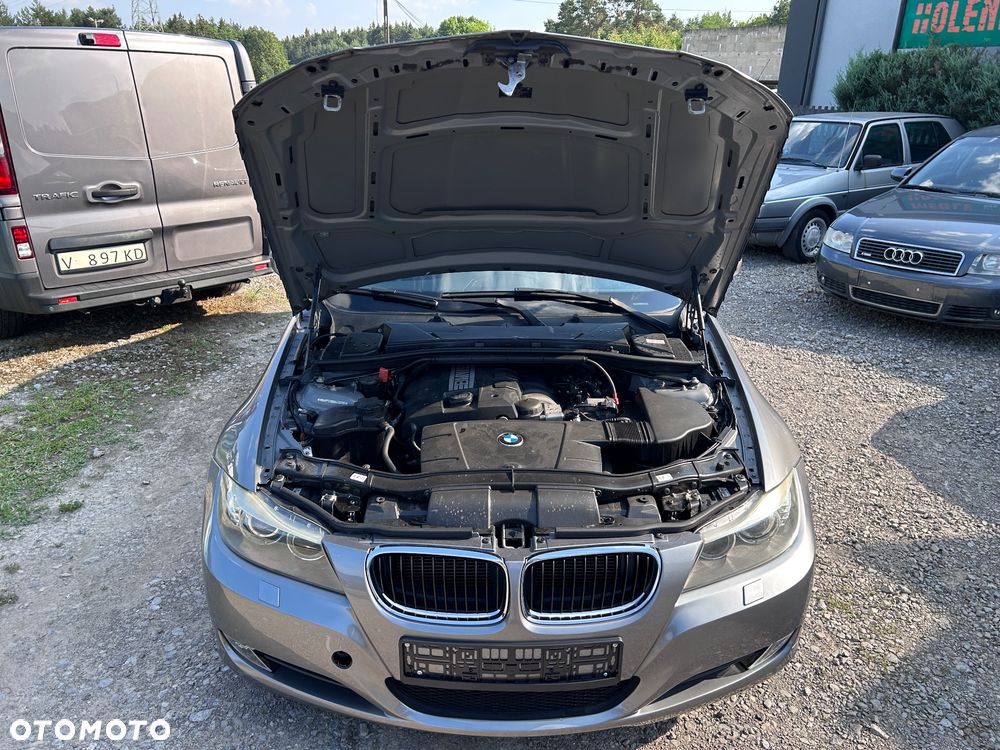 BMW Seria 3 318i Edition Exclusive - 16