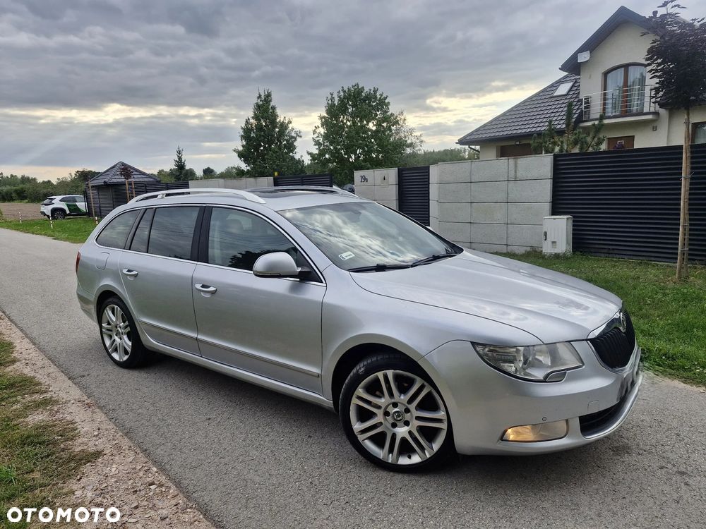 Skoda Superb 2.0 TDI DSG Exclusive - 1