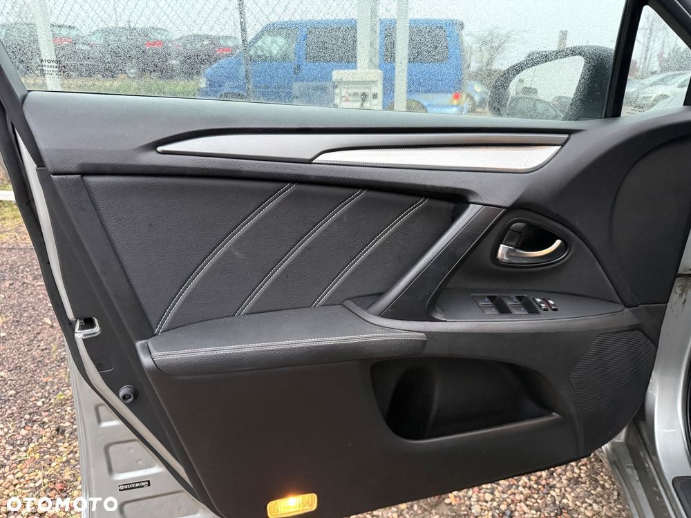 Toyota Avensis 1.8 Prestige - 25