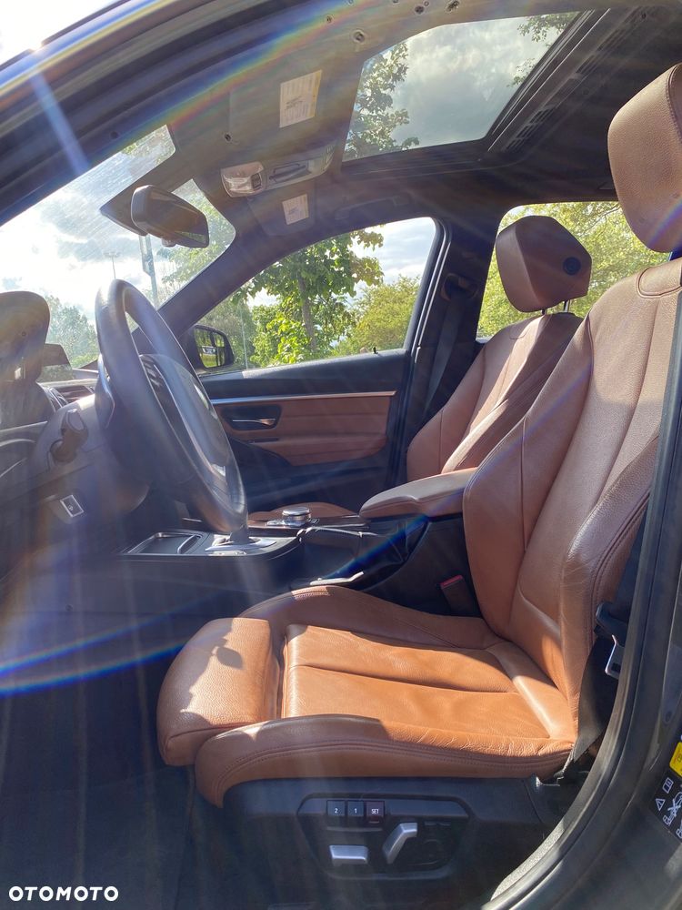 BMW Seria 3 330i xDrive - 9