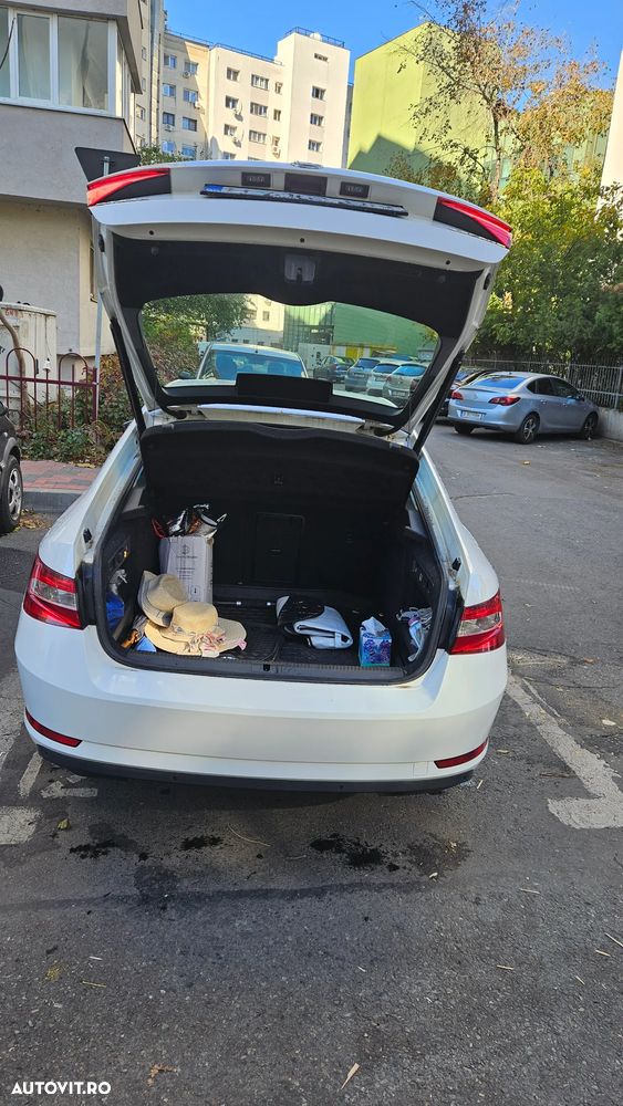 Skoda Superb 2.0 TDI Ambition - 19