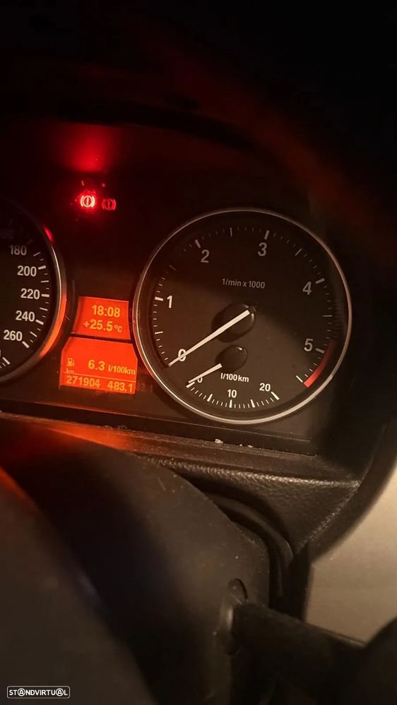 BMW 320 dA Touring - 14