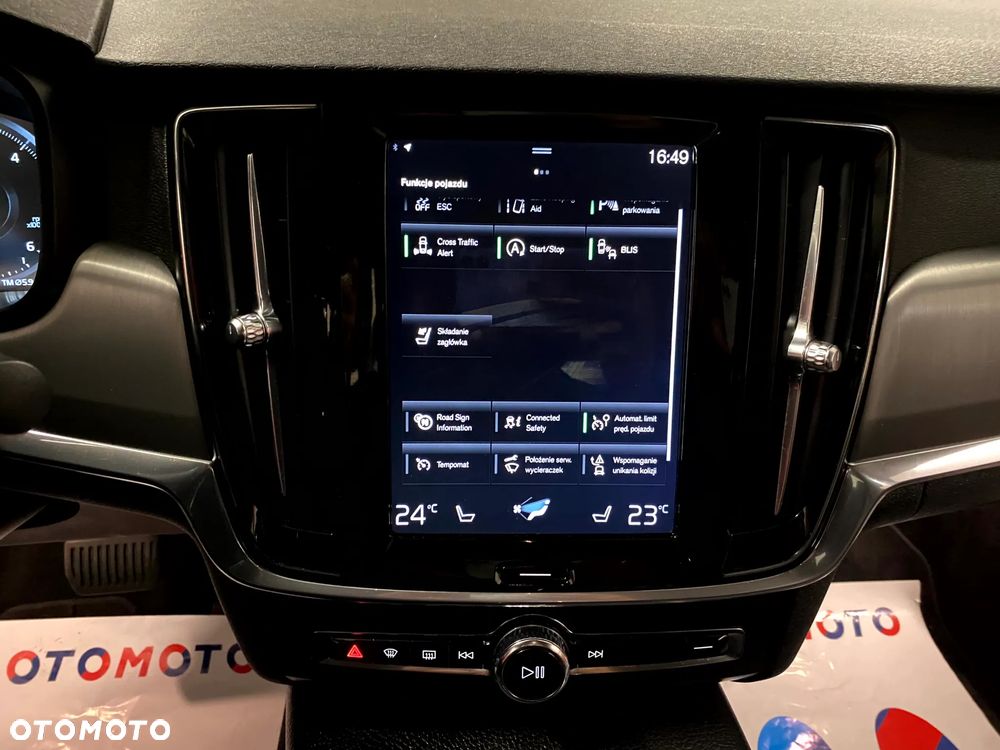 Volvo S90 D3 Momentum - 24