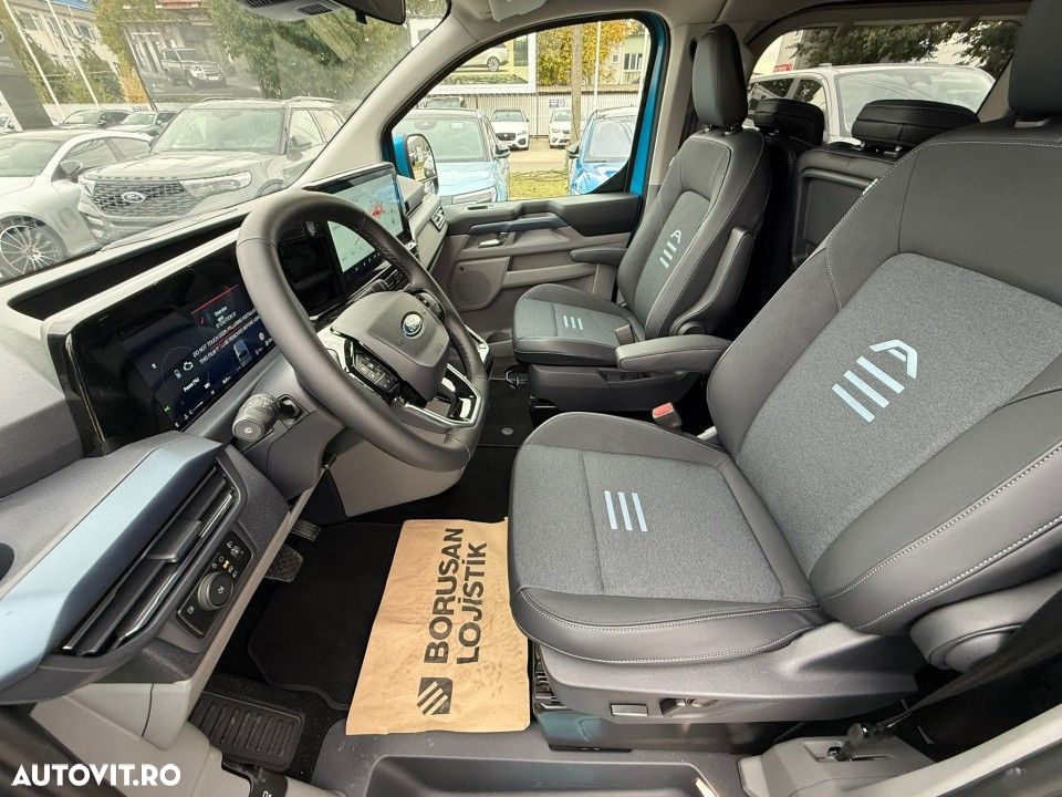 Ford Tourneo Custom - 23